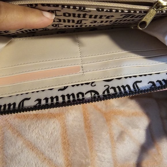 Juicy Couture Wallet - Picture 7 of 8